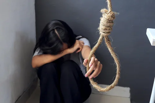 девушка с суицидальными мыслями